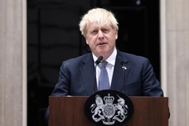 Ông Boris Johnson phát biểu từ chức thủ tướng Anh tại văn phòng ở số 10, phố Downing (London) ngày 7-7. Ảnh: REUTERS