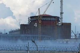 Khung cảnh bên ngoài nhà máy điện hạt nhân Zaporizhzhia (TP Enerhodar, tỉnh Zaporizhzhia) ngày 4-8. Ảnh: REUTERS