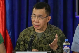 Philippines, Trung Quốc tranh cãi liên quan bãi Cỏ Mây