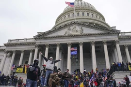 FBI bắt 3 người vụ bạo loạn Điện Capitol