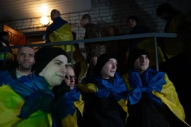 Nga, Ukraine trao đổi tù binh quy mô lớn
