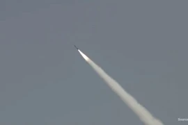 VIDEO: Pakistan phóng thử tên lửa giữa lúc căng thẳng leo thang với Ấn Độ