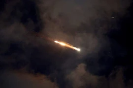 UAV Iran xuyên thủng phòng không Israel; Tel Aviv tuyên bố hạ thêm nhiều chỉ huy Tehran