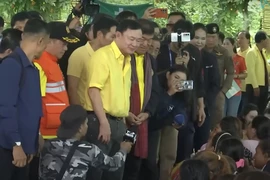 Ông Thaksin thăm tỉnh biên giới, bác đồn đoán xung đột xuất phát từ mâu thuẫn với ông Hun Sen