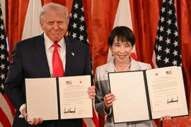 Bà Takaichi gặp ông Trump, ký thỏa thuận về đất hiếm