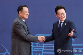 Hội nghị Cấp cao APEC khai mạc, bàn cách đối phó thế giới nhiều biến động