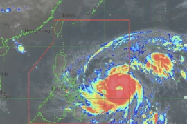 Bão Fung-wong: ‘Xoáy thuận rất mạnh, rất lớn', có thể đổ bộ Philippines ở cường độ cực đại