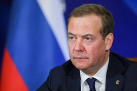 Ông Medvedev trả lời phỏng vấn báo Nga và phương Tây về chiến dịch quân sự ở Ukraine