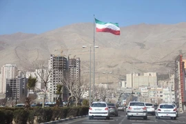 Reuters: Iran sắp mua tên lửa hành trình chống hạm siêu thanh của Trung Quốc