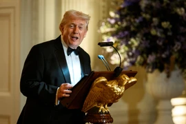 Ông Trump nêu khả năng 'tiếp quản ôn hòa' Cuba
