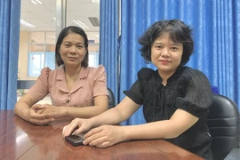 Trao sổ tiết kiệm, tiếp sức cho người lao động mắc bệnh hiểm nghèo