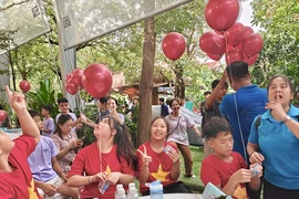 Hội trại ‘Chắp cánh ước mơ’: Trao 200 suất quà, học bổng cho trẻ có hoàn cảnh khó khăn
