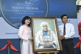 Tôn vinh những đóng góp tiêu biểu của bà Nguyễn Thị Bình