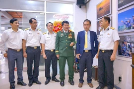 Tuổi trẻ mang ống kính ra biển đảo kể chuyện 'Sức trẻ biển đảo Tổ quốc'