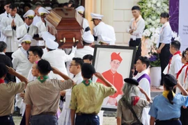 Thánh lễ an táng Đức Hồng y Gioan Baotixita Phạm Minh Mẫn diễn ra tôn nghiêm, trọng thể tại TP.HCM