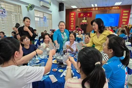 TP.HCM chuyển từ hỗ trợ ngắn hạn sang chăm lo bền vững cho người lao động