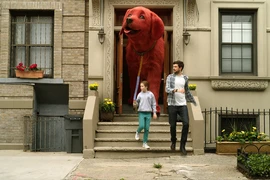 'Clifford The Big Red Dog' tung trailer đáng yêu về chú chó đỏ