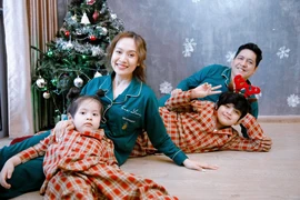 Đạo diễn Đức Thịnh được vợ mừng sinh nhật với bữa tiệc không giống ai!