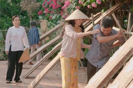 Việt Hương, Tấn Beo tái ngộ khán giả với phim Tết 'Tình thắm duyên xuân'