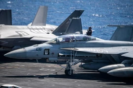 Chỉ huy nhóm tàu sân bay Carl Vinson lên tiếng về sự hiện diện tại Biển Đông. Ảnh: HẢI QUÂN MỸ