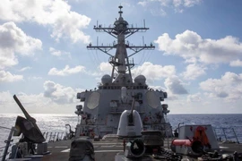Tàu khu trục tên lửa dẫn đường lớp Arleigh Burke USS Barry. Ảnh: HẢI QUÂN MỸ