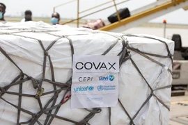 COVAX lần đầu chỉ phân bổ vaccine COVID-19 cho các nước có tỉ lệ phủ thấp nhất. Ảnh: UNICEF