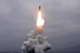 Triều Tiên xác nhận thử tên lửa đạn đạo phóng từ tàu ngầm. Ảnh: KCNA