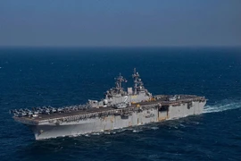 Tàu đổ bộ USS Essex của Mỹ. Ảnh: HẢI QUÂN MỸ