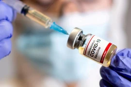 Trung Quốc đẩy nhanh nghiên cứu vaccine ngăn ngừa biến thể Omicron. Ảnh: REUTERS