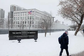 Mỹ gấp rút sơ tán nhân viên ngoại giao, cố vấn quân sự khỏi Ukraine. Ảnh: REUTERS