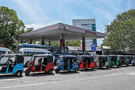 Sri Lanka đóng cửa trường học, dừng dịch vụ chính phủ không thiết yếu trong 2 tuần. Ảnh: AFP