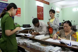 Cơ quan nào cấp giấy xác nhận Chứng minh nhân dân?