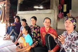 Hơn 40 triệu đồng gửi về giúp gia đình chị Trang du mục