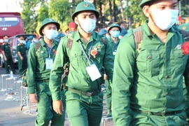 Cận thị, viễn thị cỡ nào thì tạm hoãn nghĩa vụ quân sự?