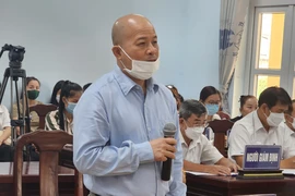 Út 'trọc' lãnh thêm 5 năm tù về tội trốn thuế 