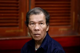 Ông Trần Văn Sỹ nói bà Phương Hằng 'nhiều lần vượt qua lằn ranh đỏ' nên lên tiếng