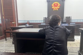 Làm nhà nghiêng sang hàng xóm, hai bên dắt nhau ra toà 15 năm vẫn chưa xong