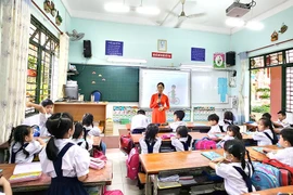 Cử nhân luật có được làm giáo viên bậc THCS?