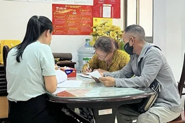 Cải chính hộ tịch xong, người dân viết thư cảm ơn Trung tâm hành chính công phường