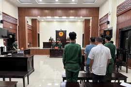 Tòa phúc thẩm tăng hình phạt với 2 bị cáo trong vụ sản xuất nhớt giả