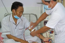Bệnh nhân khám tại trạm y tế vệ tinh tăng 10 lần