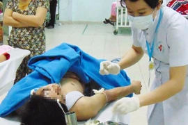 Bỗng nhiên bị chém phải nhập viện cấp cứu