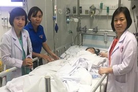 Bé gái mất 1 chân, rách tầng sinh môn sau tai nạn giao thông