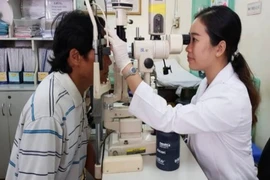 Khám và tư vấn miễn phí cho bệnh nhân Glôcôm