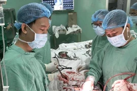 U trung thất 'hành hạ' khiến bệnh nhân phải ngủ ngồi