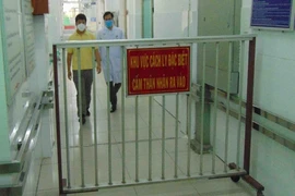 Nguy cơ lây lan Corona vì người cách ly tại nhà tự do đi lại