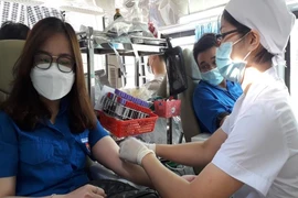 Người dân Hóc Môn hăng hái hiến máu trong mùa dịch COVID-19