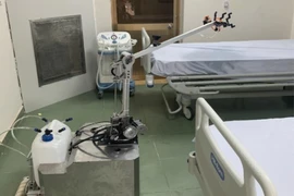  Robot khử khuẩn phòng cách ly COVID-19 chính thức 'nhận việc'