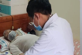TP.HCM: Hỗ trợ BS đến khám bệnh tại nhà cho người cao tuổi
