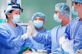 Lột bỏ “mặt quỷ”, tiếp tục tái tạo gương mặt mới cho anh Mến